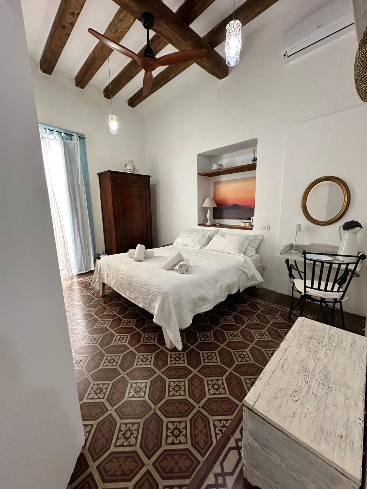 Antica Dimora Santa Marina Salina Bed and Breakfast Εξωτερικό φωτογραφία